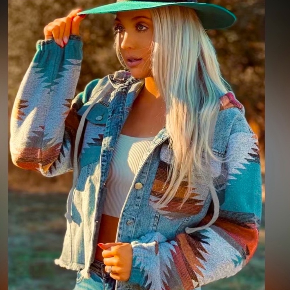 🎁 Blue🌵Aztec Print Distressed Hem Denim Jacket - Picture 3 of 16